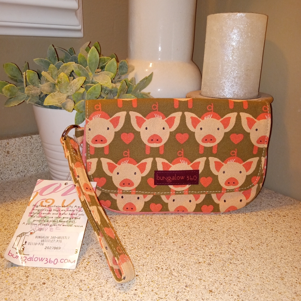 NWT Bungalow 360 Piggy Wristlet
